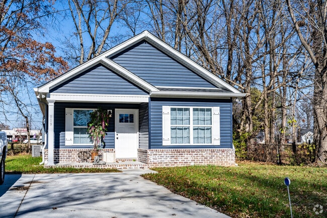 Smaller cottage-style homes make great starter homes in Portland.