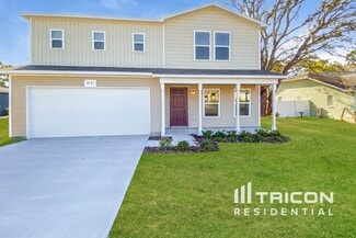 2425 Lake Forest Ave, Spring Hill, FL 34609