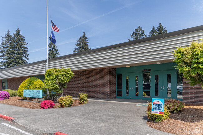 Naas Elementary School is a Public Elementary School in Boring, Boring OR.