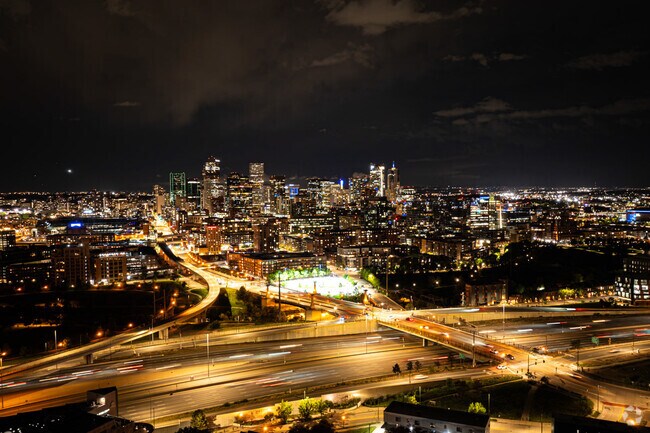 Downtown Denver is just a 20-minute drive from Quail Valley, offering residents quick access to vibrant nightlife, including rooftop bars, live music, and comedy clubs.