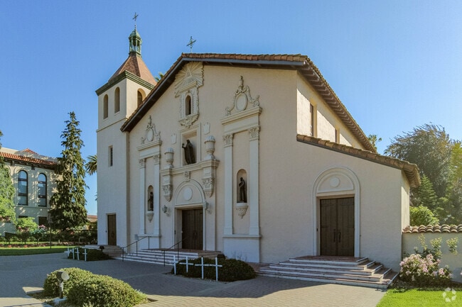 Explore historic architecture at Santa Clara University.