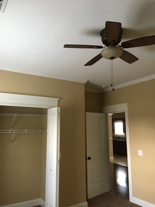 525 S Broadway St unit 525a, Glasgow, KY 42141 - photo 3