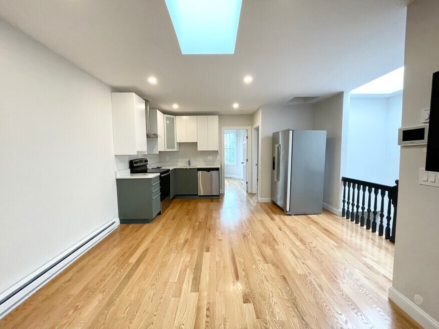 7 Warwick St unit 3, Roxbury Crossing, MA 02120 - photo 1