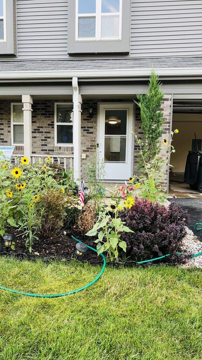 722 E Whispering Oaks Dr, Palatine, IL 60074 - photo 2