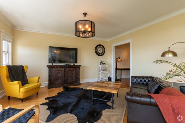 2 Bedroom Living Room