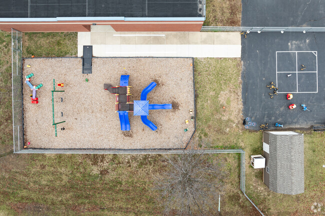 Gardner Elementary School in Columbia, IL focuses on core subjects like science and chemistry.