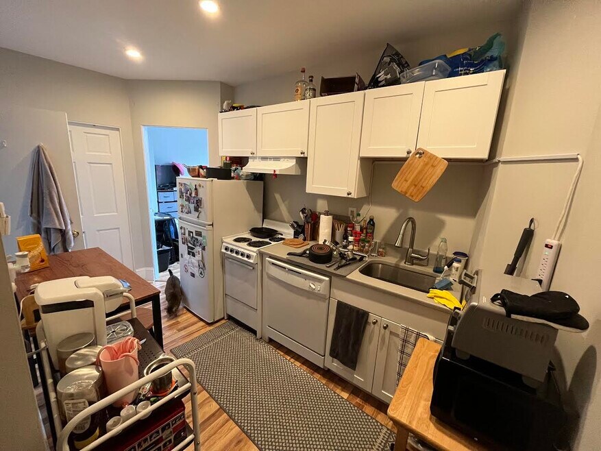 105 Salem St unit 16, Boston, MA 02113 - photo 1