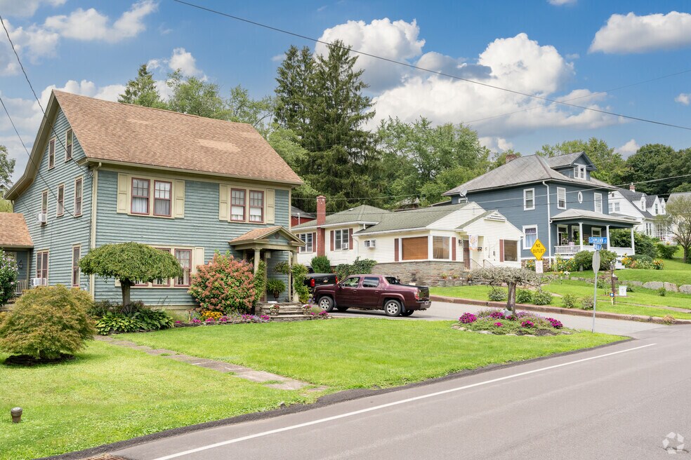 Neighborhood_Trucksville_v2_110223