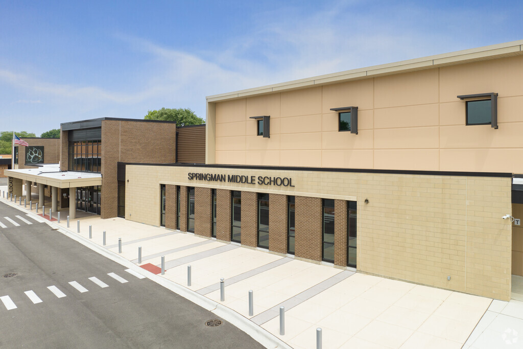 Springman Middle School is located in Glenview, Illinois.