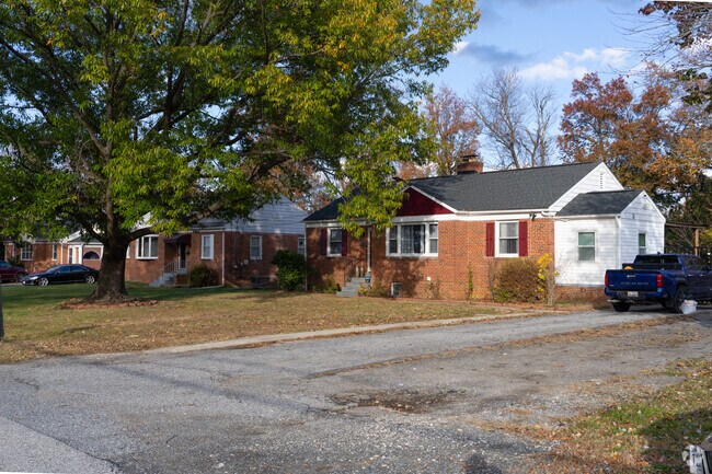 Quiet residential streets shape everyday life across Suitland.