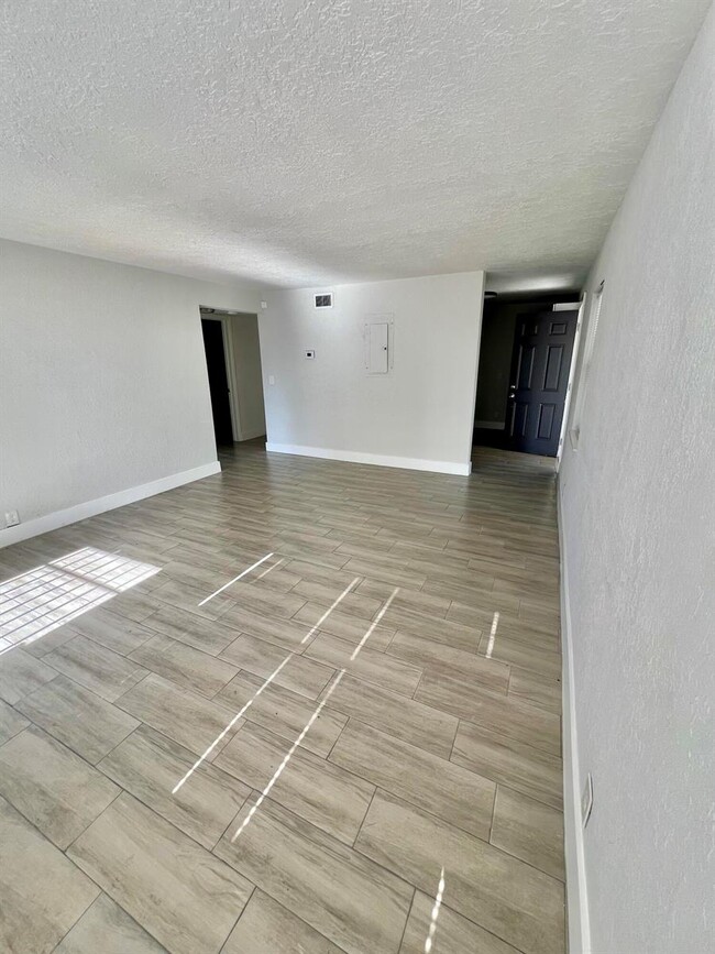 2915 Avenue N, Riviera Beach, FL 33404