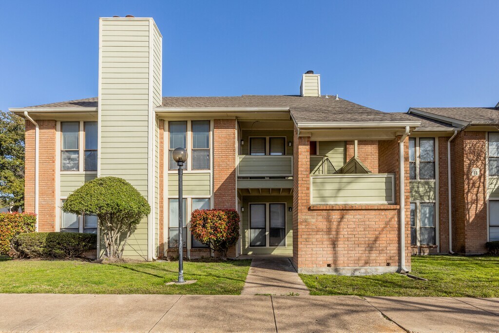 The Willows Ennis 2300 Yorkstown Dr, Ennis, TX