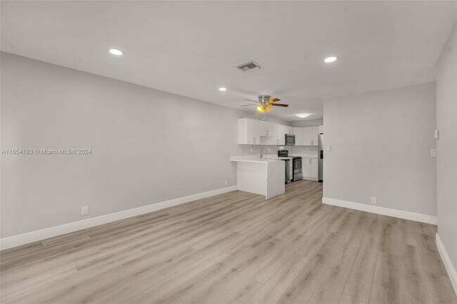 10373 NW 35th St unit ONE OF A KIND, Coral Springs, FL 33065 - photo 3