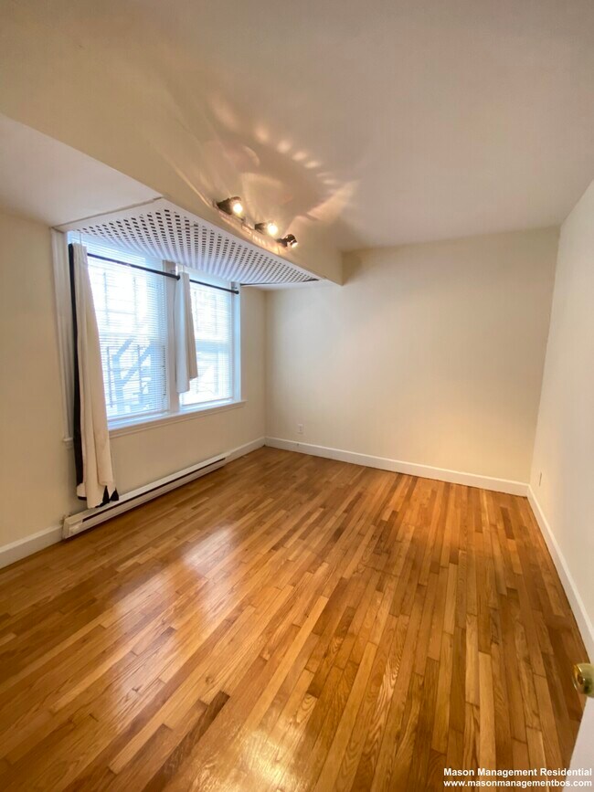 119 Sciarappa St Unit 1, Cambridge, MA 02141