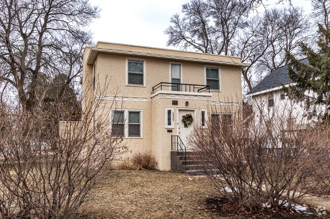 Stop and see Hibbing native Bob Dylan's childhood home while on the Bob Dylan walking tour.