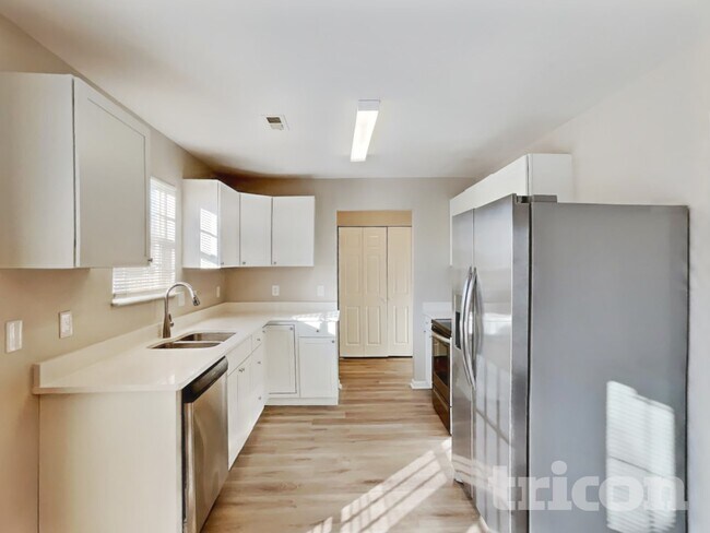 3618 Jordan Mill Ct, Raleigh, NC 27616 - photo 4