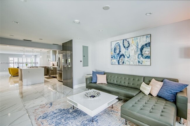 1239 Washington St, Hollywood, FL 33019 - photo 4