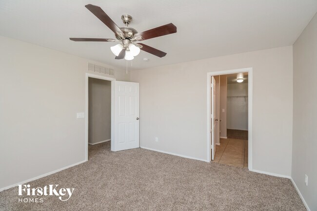 3131 W Jessica Ln, Phoenix, AZ 85041 - photo 7