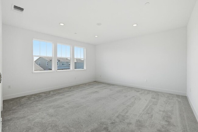 8380 Kyler Rd, Elk Grove, CA 95757 - photo 5