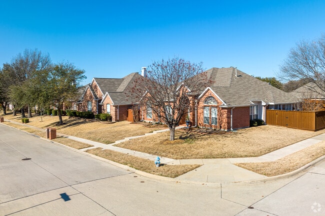 Large single-family homes are available in Spring Creek.