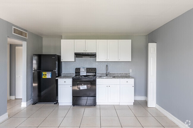 1 BR, 1 BA
