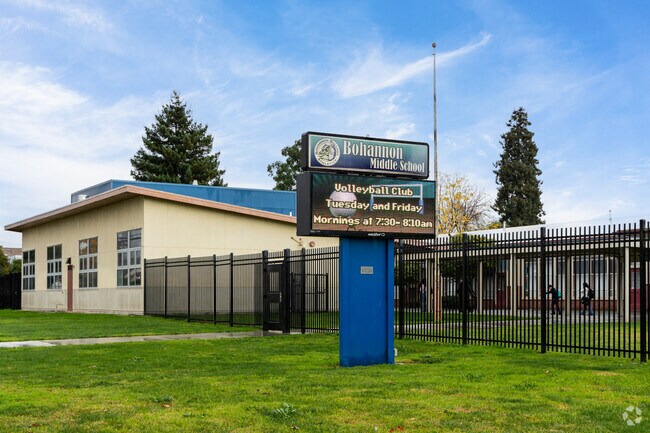 Great School rates Bohannon Middle School at a 5.