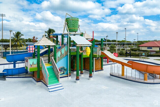 Central Broward Regional Park Stadium in Lauderhill Ft Lauderdale has a great splash park.