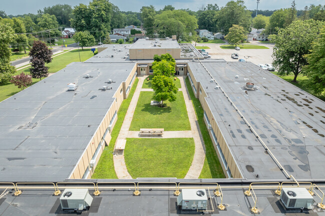McGregor Elementary welcomes outdoor lunches.