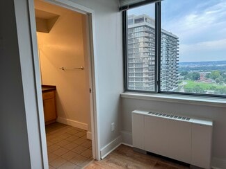 600 E 8th St Unit 7J, Kansas City, MO 64106