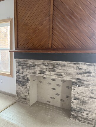 45 W Fall Creek Pkwy Dr S, Indianapolis, IN 46208