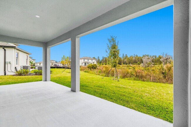 31200 Hayman Loop, Wesley Chapel, FL 33545 - photo 7