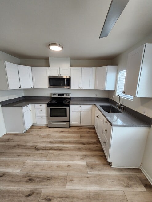 1170 Fountain St unit 6, Riverside, CA 92507 - photo 1