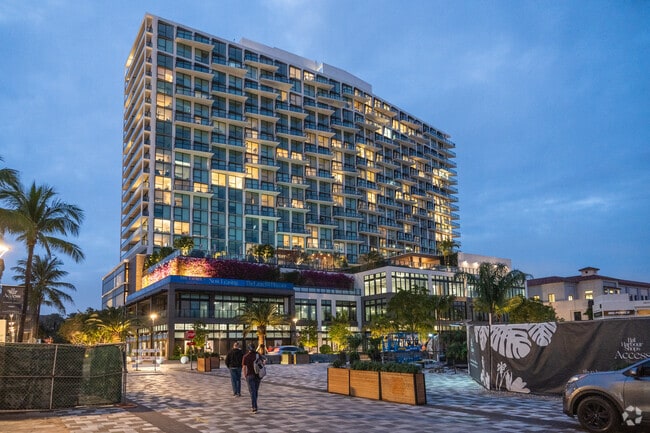 Downtown West Palm features offices and shops for North Tamarind residents.