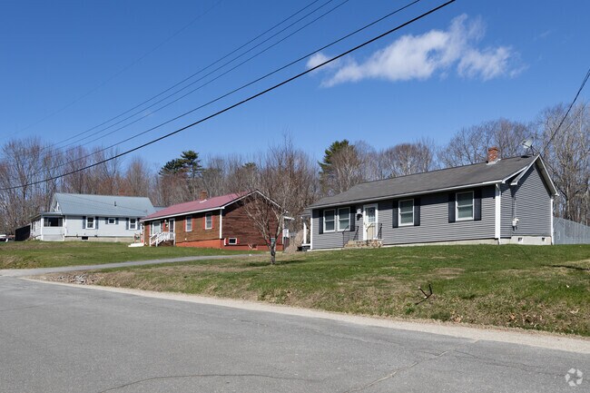 Among Sabattus’ variety of housing styles, ranch-style homes stand out for their single-story layouts and easy living.