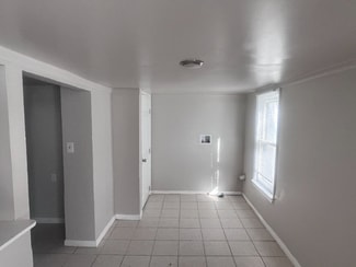 537 S Hunter St Unit 3, Independence, MO 64050