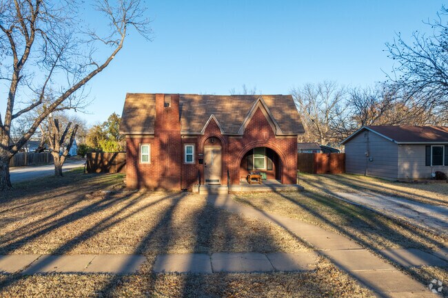 Most homes in Brownwood are single-family, with few townhouses or condos.