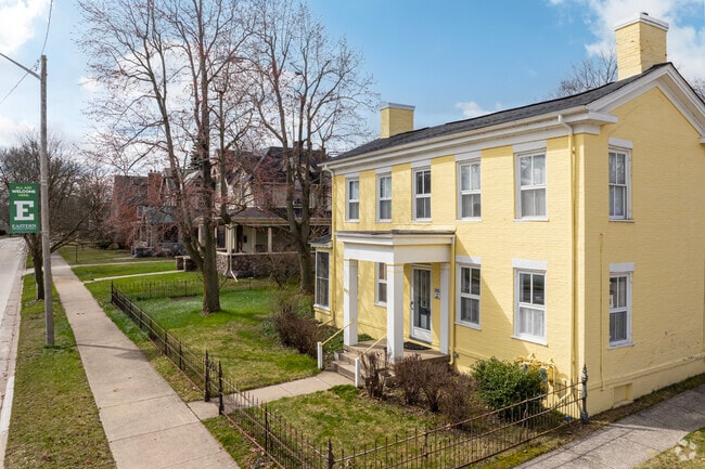 Most houses in Historic South Side were constructed between the 19th and 20th centuries.