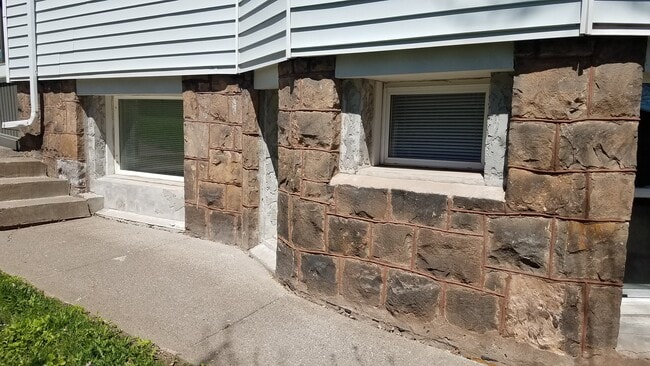 2328 1/2 W 6th St unit .5, Duluth, MN 55806 - photo 4