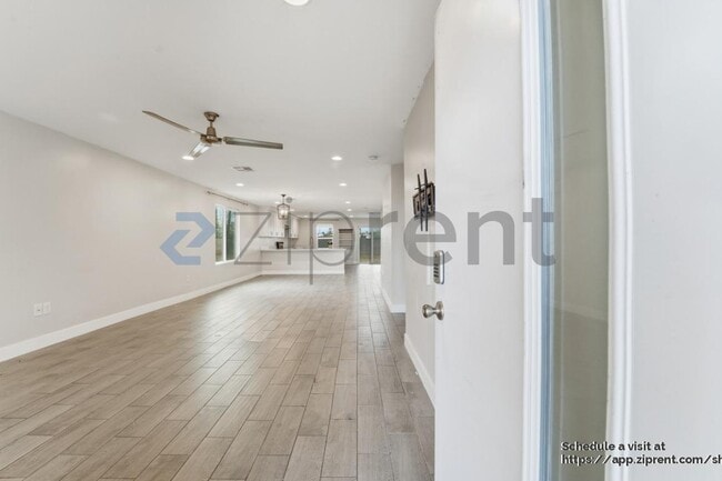 1121 E Apache St, Phoenix, AZ 85034 - photo 2