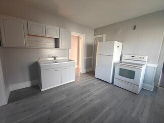 59 Lester St Unit 2, Springfield, MA 01108