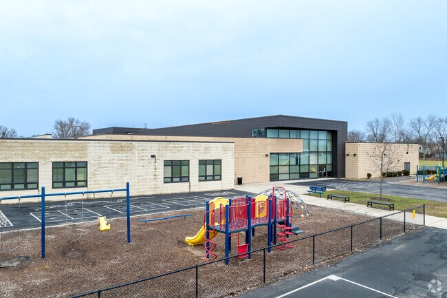 Cedarwood Alternative Elementary is located in Far South, Columbus Ohio.