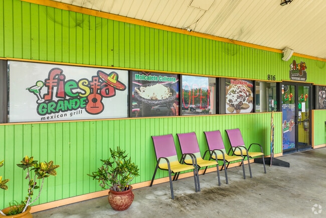 Fiesta Grande Mexican Grill is in the Orange City Marketplace shopping center nearby Glen Abbey.