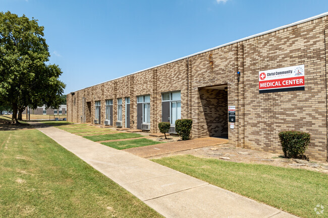 Sheffield Career & Tech Center in Memphis maintains a student-teacher ratio of 15:1.