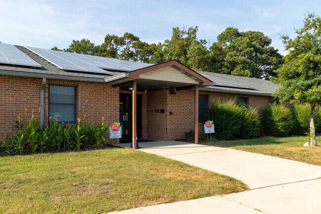 Seaside Christian Academy has students in PK-7th grades.