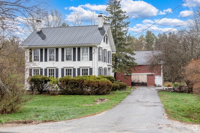 Colonial homes in Bowdoinham can reach 200 years old.