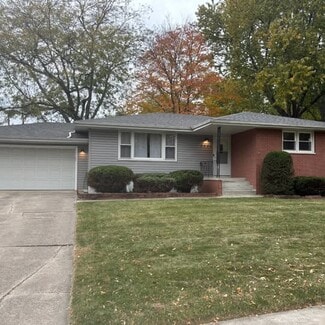 9380 Mckinley St, Crown Point, IN 46307