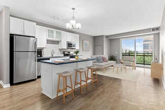 901 Xenia Ave S, Minneapolis, MN 55416