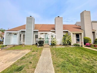 445 Falling Ln, Virginia Beach, VA 23454