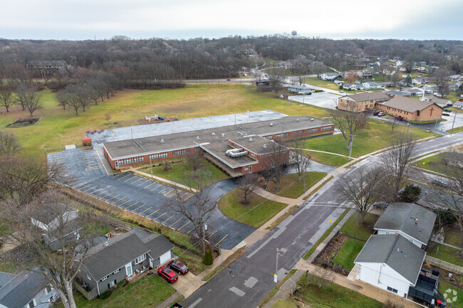 L.E. Starke Elementary School has an Overall Niche Grade of B-.
