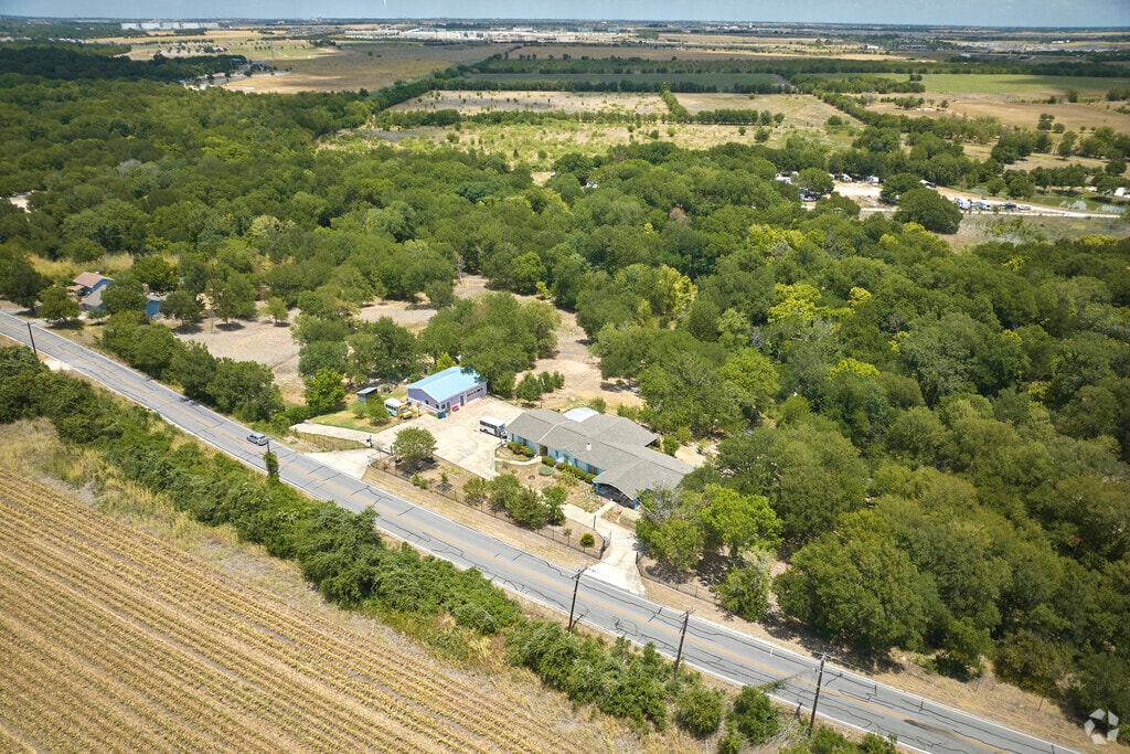 Inside Outside School is a 
private elementary school is located in Pflugerville, TX.